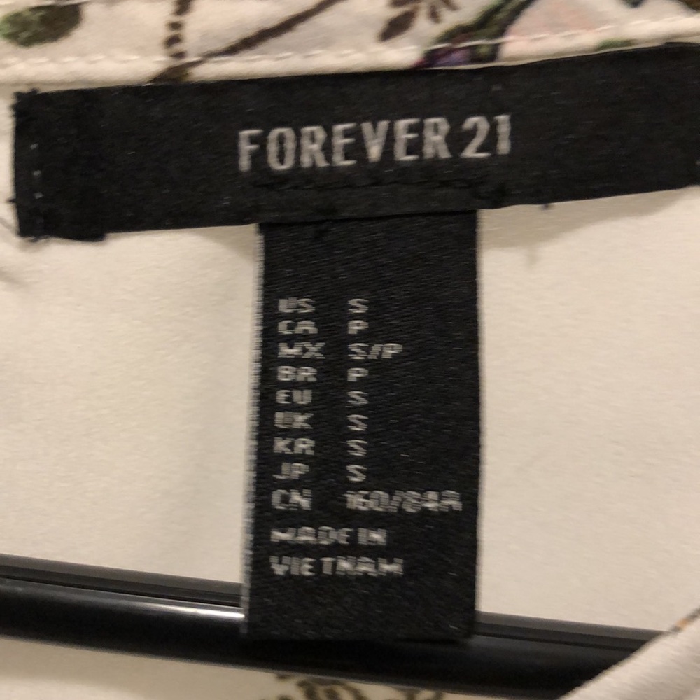 Top - Picture 2 of 4